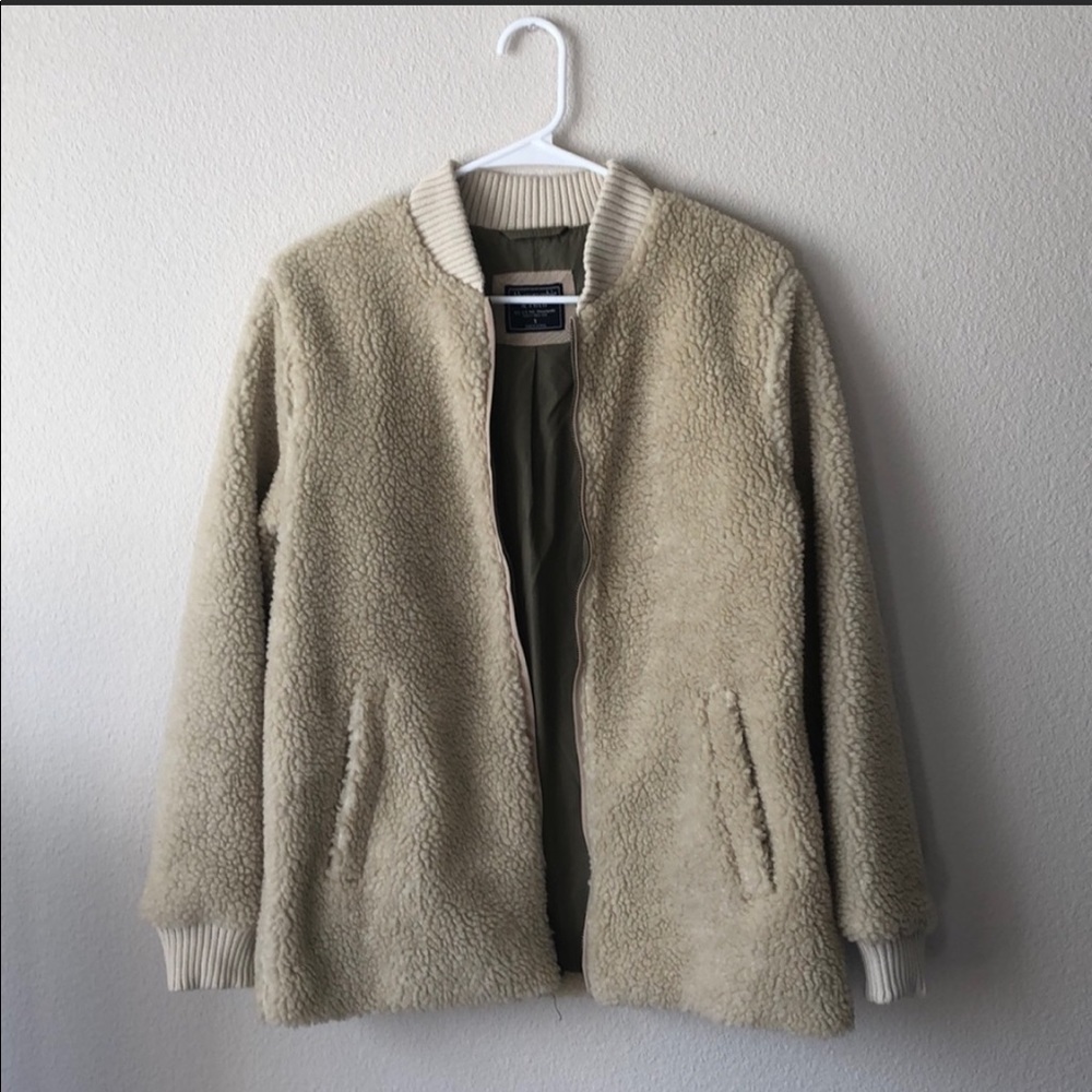 Cream colored sherpa jacket size small